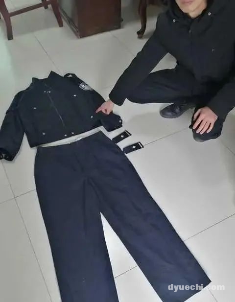 岳池一男子非法使用警用制式服装和警用标志被拘留
