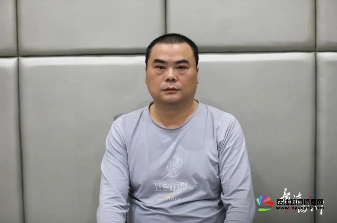岳池这个干部，级别不大却靠借招投标牟利上百万元