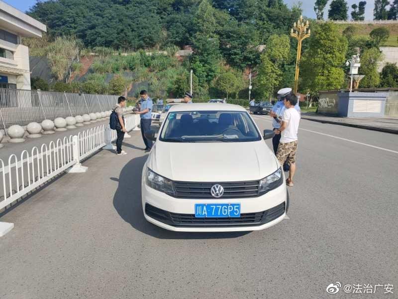 查扣网约车等非法客运车36辆岳池持续开展非法客运整治