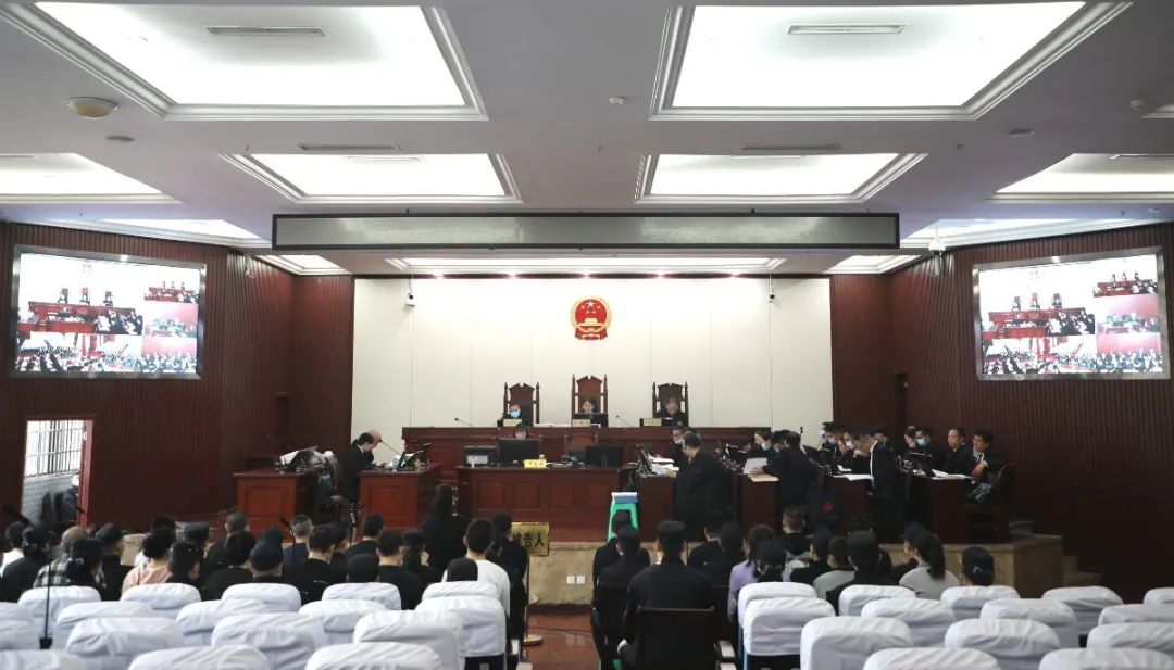涉案金额400余万元 庭审历时3天——岳池县人民法院公开审理李某某等24人涉嫌诈骗罪一案