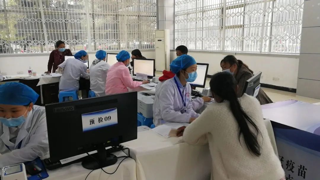 岳池县大规模人群新冠疫苗接种， 你需要知道这些！