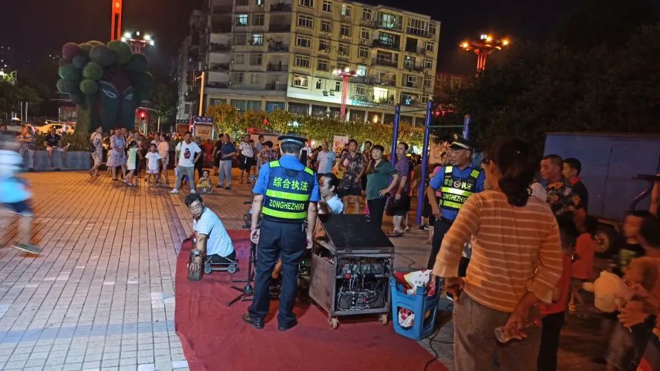 岳池县综合行政执法局多举措开展“群众最不满意的10件事”集中整治工作