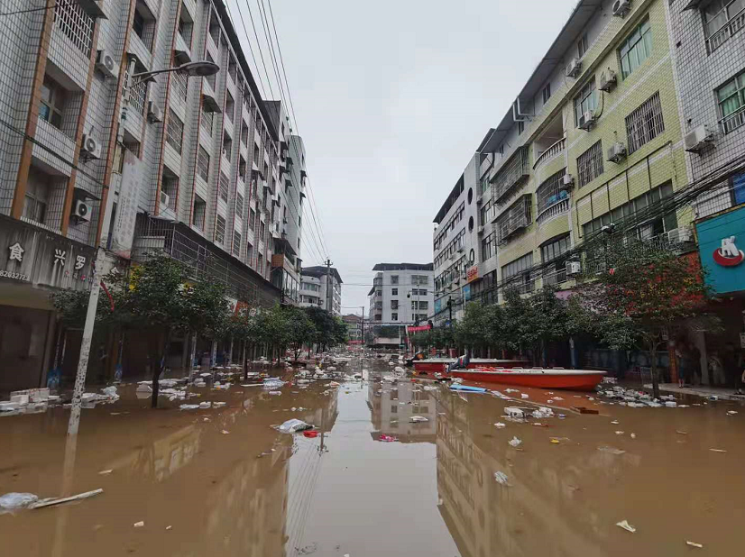 现场直击：洪峰经过岳池县罗渡镇