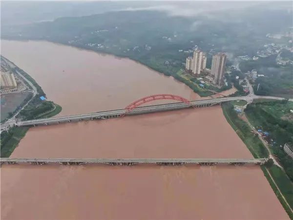 广安渠江奎阁大桥禁止行人及车辆通行