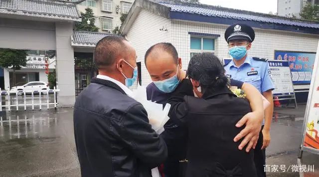 岳池夫妻寻子38年，归来已是壮硕中年