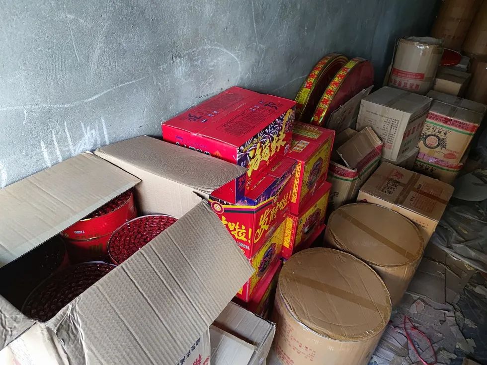 岳池多部门联动开展烟花爆竹“打非治违”