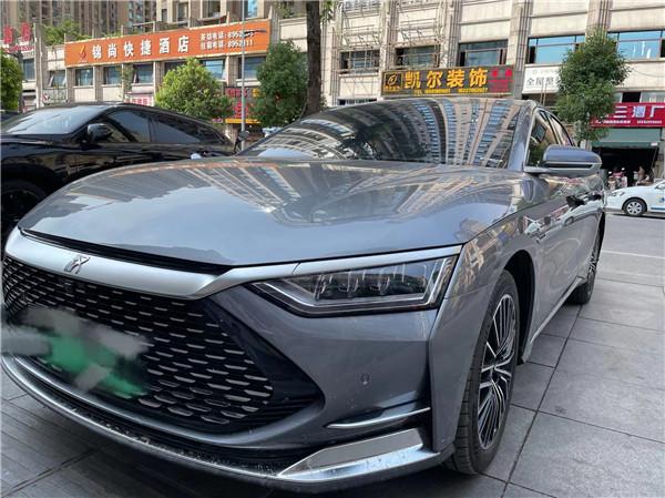 广安一市民购买新车不到半年底盘大面积生锈 谁之责