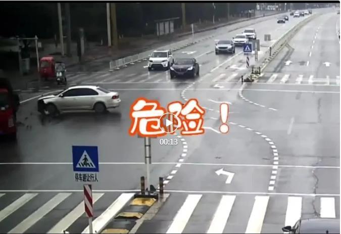 岳池车祸责任分明！货车司机未依次通行成主因，轿车司机安全驾驶失当负次责！